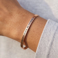 Thumbnail for Bracciale rigido — primo piano dei dettagli, oro rosa | SKU: bgby-rg