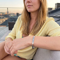 Thumbnail for Bracciale carpe diem — foto indossata in una giornata di relax, argento | SKU: cp-rg
