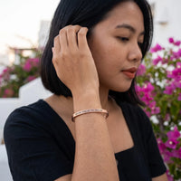 Thumbnail for Bracciale motivazionale — foto indossata nei gesti di tutti i giorni, oro rosa | SKU: nftd-rg