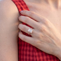 Thumbnail for Anello taglio smeraldo — primo piano dei dettagli, oro rosa | SKU: 1969566-4-5-rose-gold