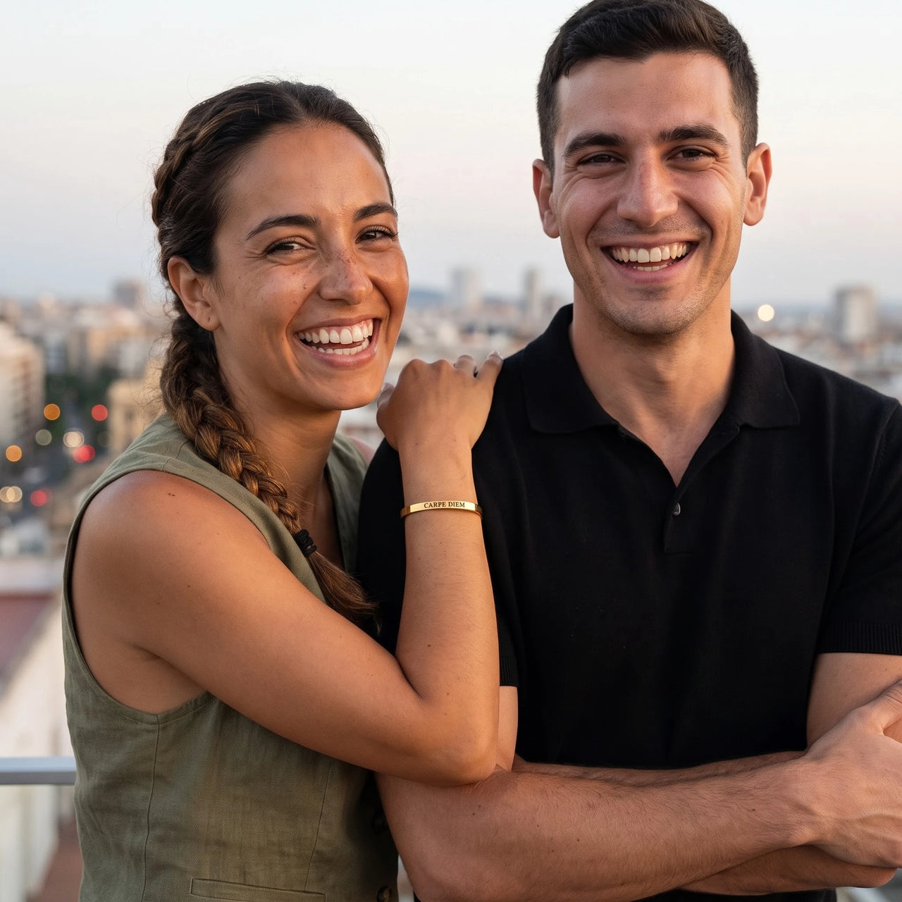 Couple moment, she wears the Carpe Diem bracelet in gold | SKU: cp-g