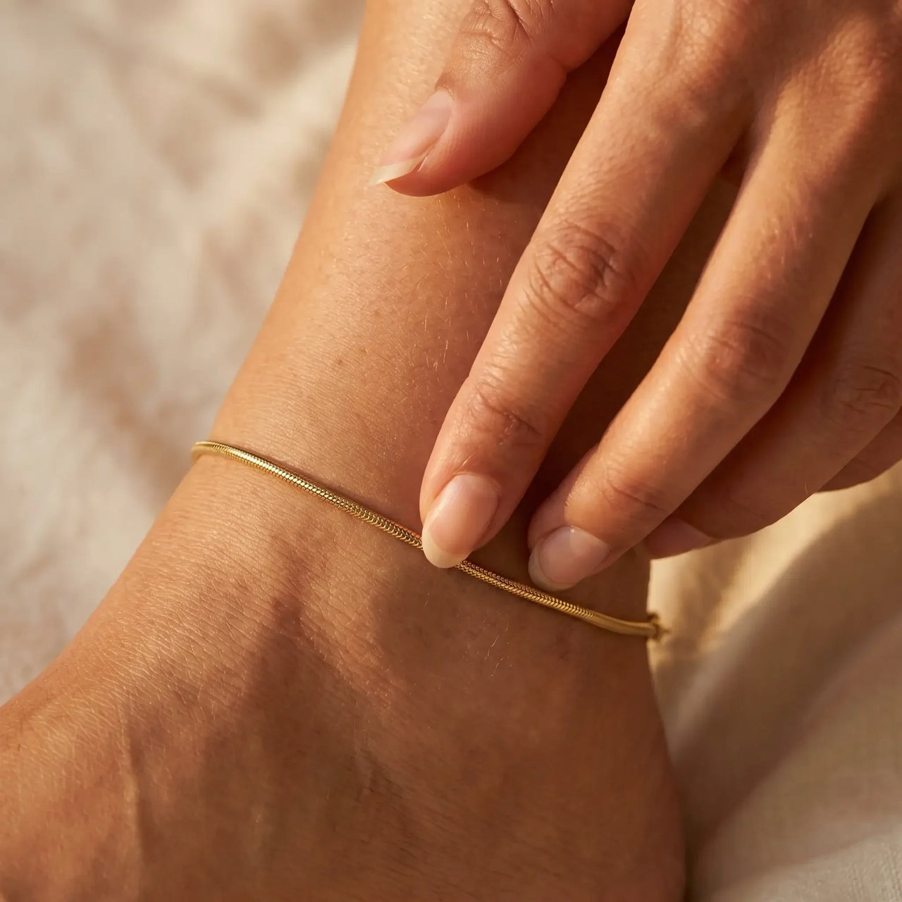 Dainty Snake Anklet
