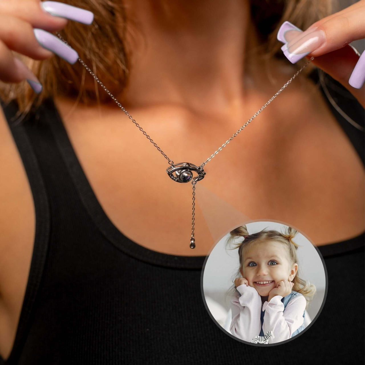 Eye Photo Necklace showcasing a customizable photo projection, perfect gift by Brother & Sisters.