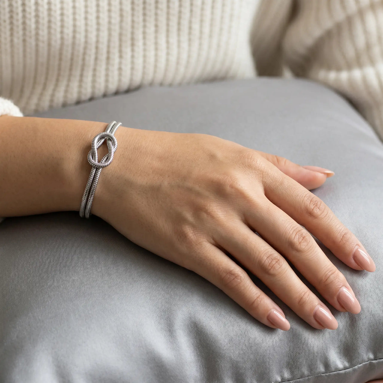 Lane B v2 Knot Couple Bracelet silver solo daily wear Vietnamese woman cool ivory cozy interior