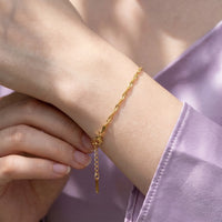 Thumbnail for Close-up of the Finesse bracelet in gold worn | SKU: lafinesse