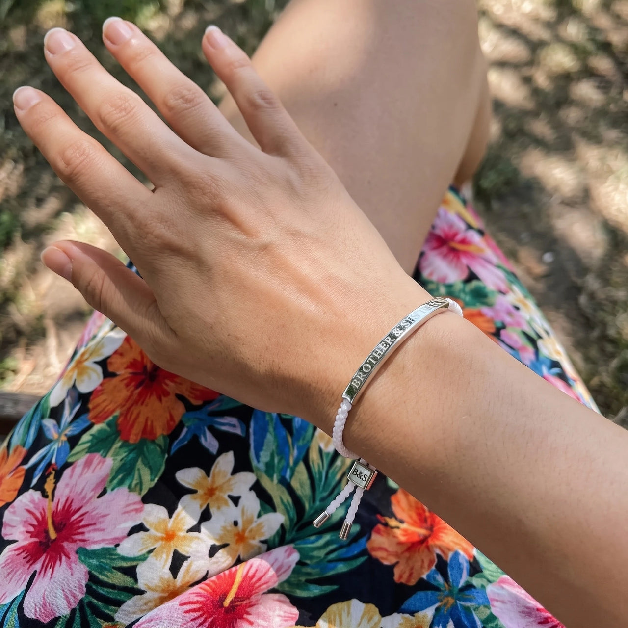 La Perle, silver bracelet — real size | SKU: laperle-wg