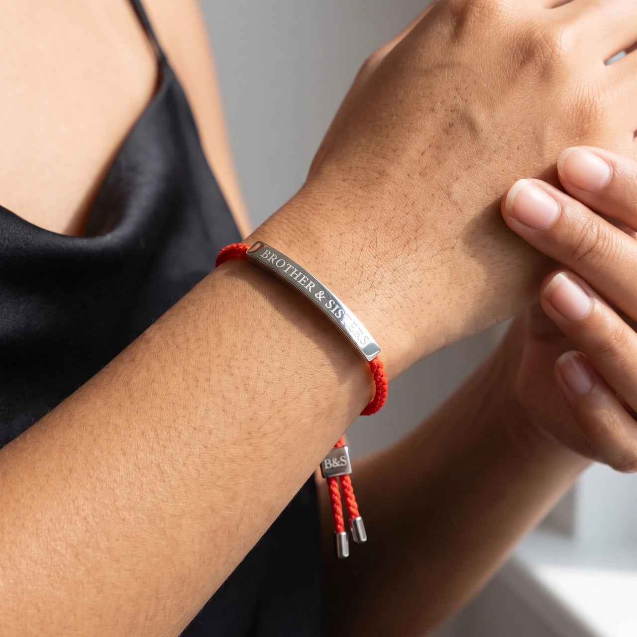L'Amour, silver bracelet — close up | SKU: lamour-wg