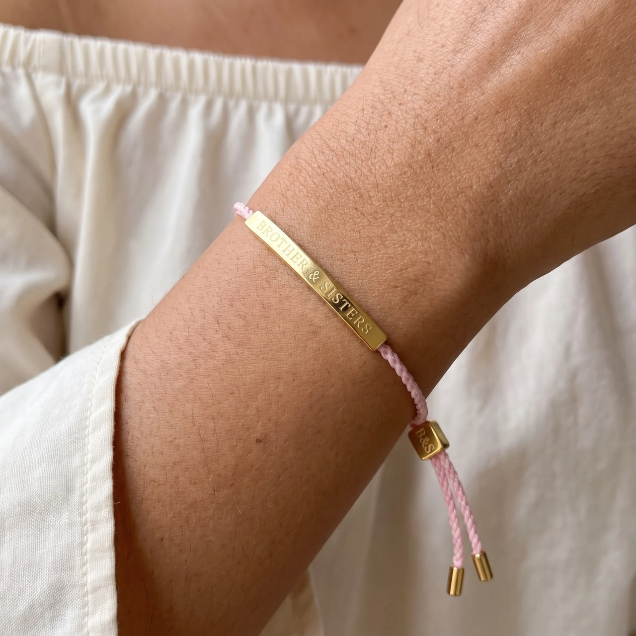 Le Corail, gold bracelet — close up | SKU: lecorail-g