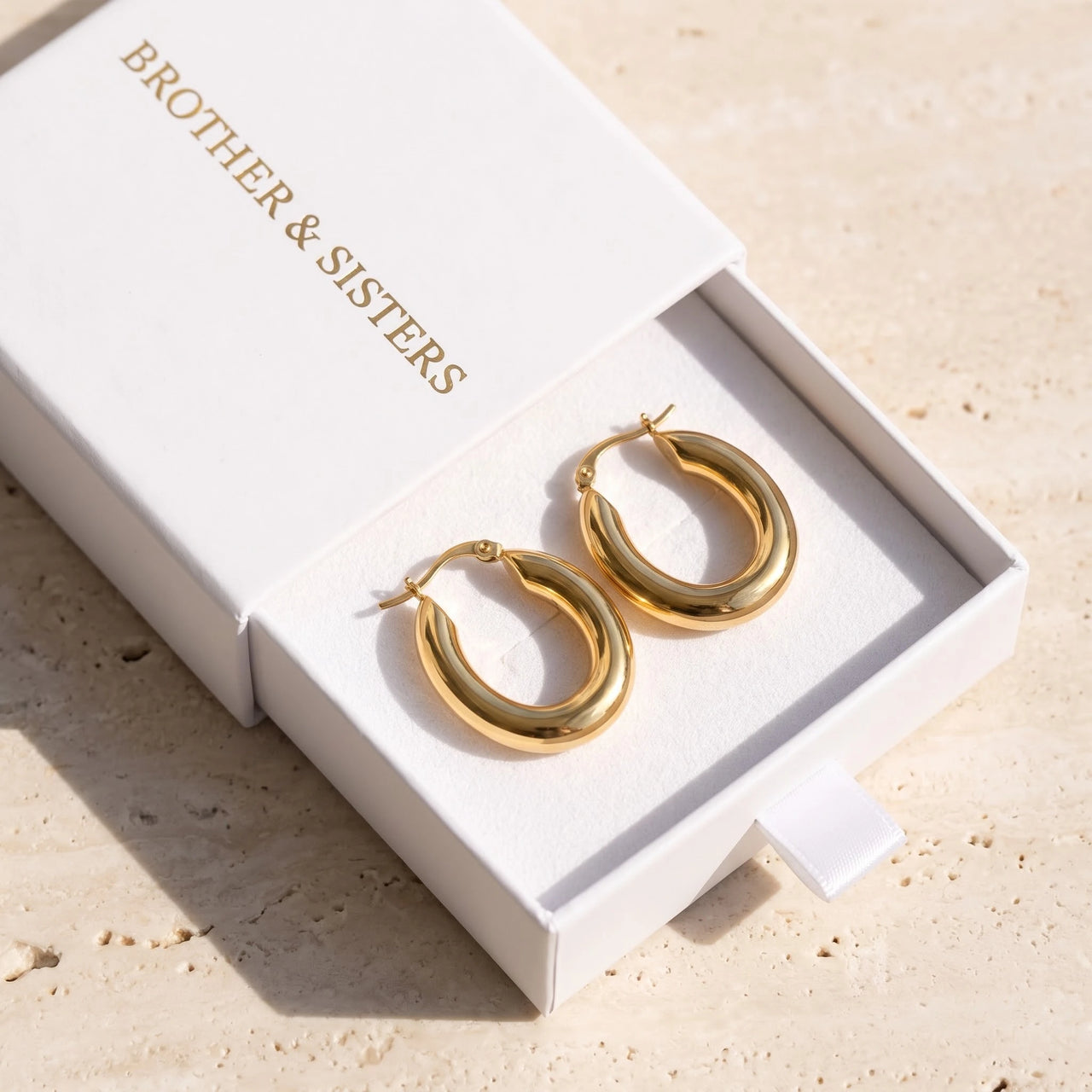 The Shiny, gold earrings — gift box | SKU: lesbrillantes