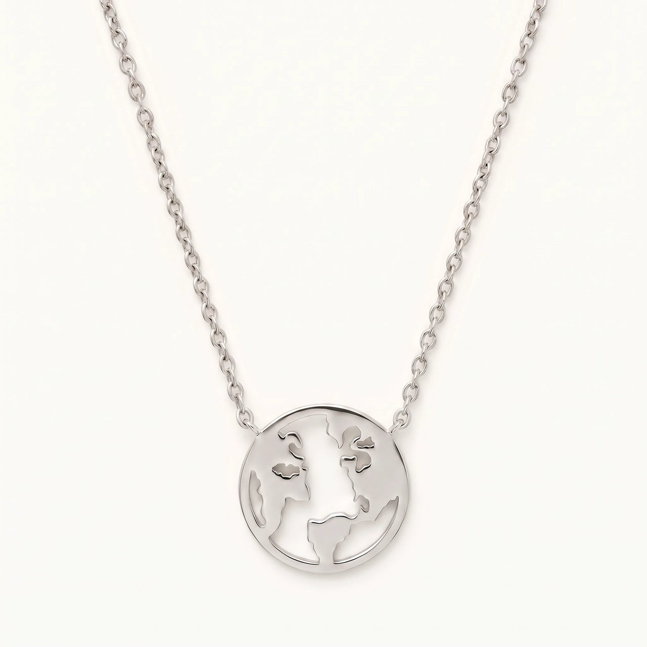 Collana mondo — foto prodotto su sfondo bianco, argento | SKU: 22173453-white-gold