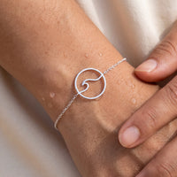 Thumbnail for Bracciale onda — primo piano dei dettagli, argento | SKU: 17429078-white-gold