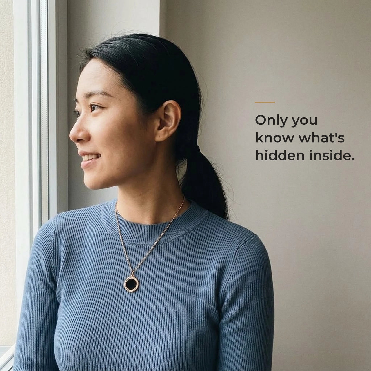 Woman wearing the black rose gold round pendant, only she knows the photo inside | SKU: TPH-RNDN-ROSEGOLD