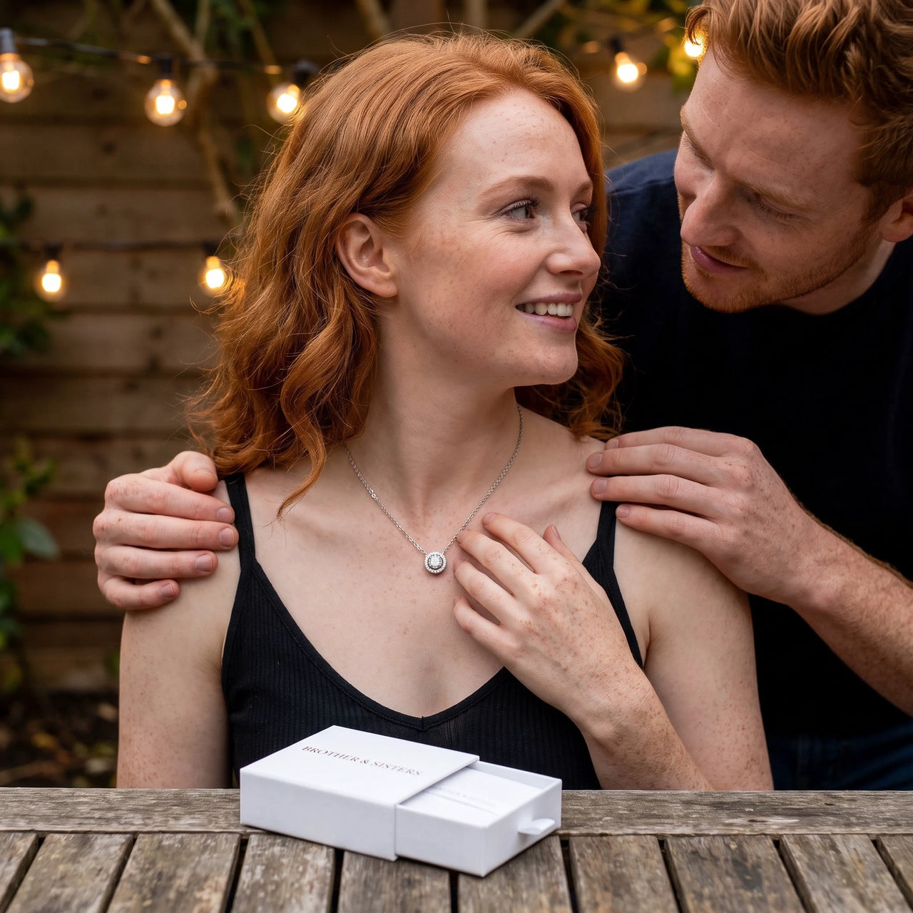 He offers her the silver necklace | SKU: 33136351