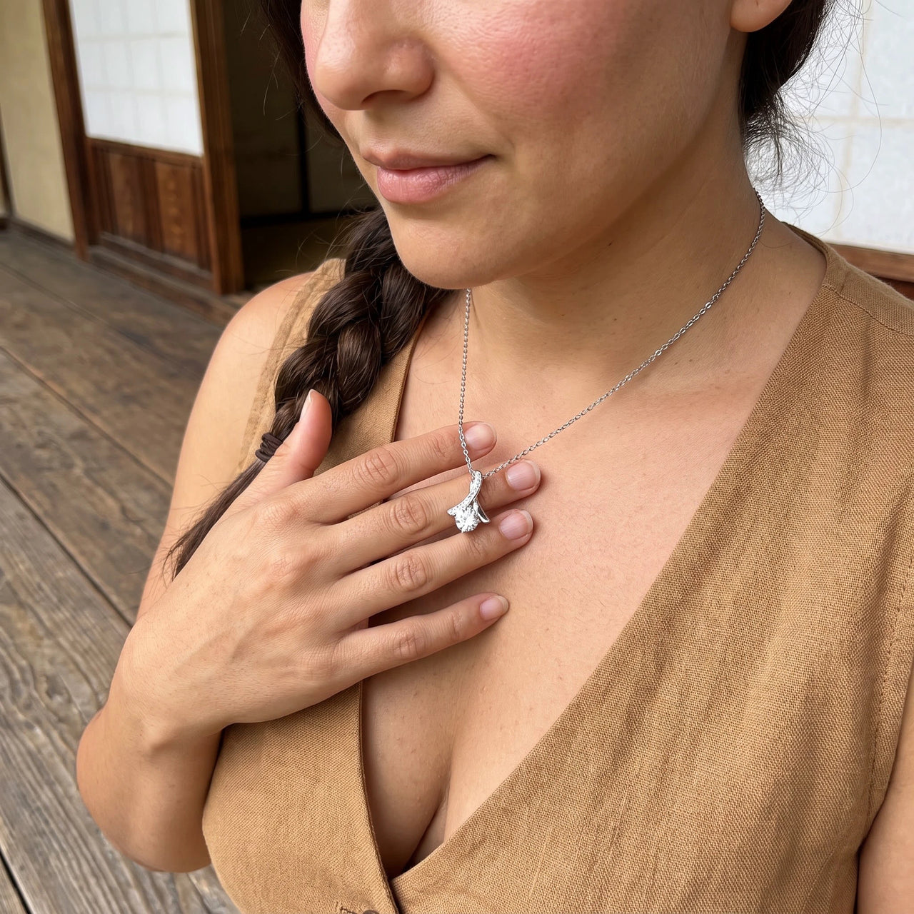 Collana con ciondolo — foto indossata nei gesti di tutti i giorni, argento | SKU: 6309048