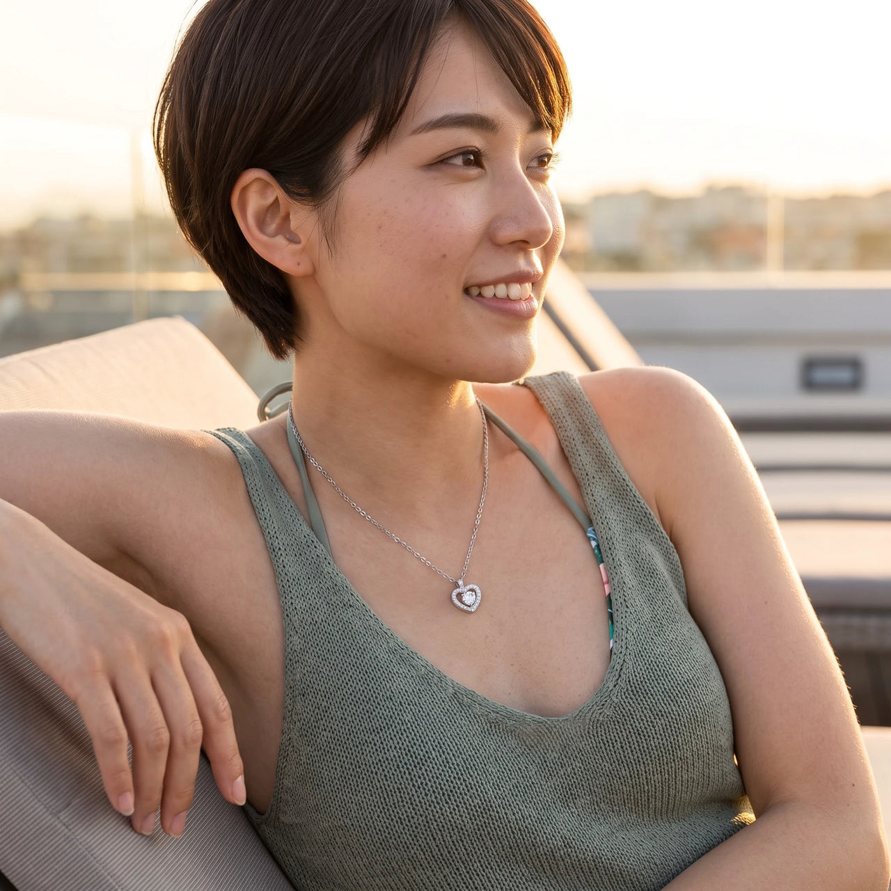 Woman relaxing on holiday wearing the silver necklace | SKU: 505744