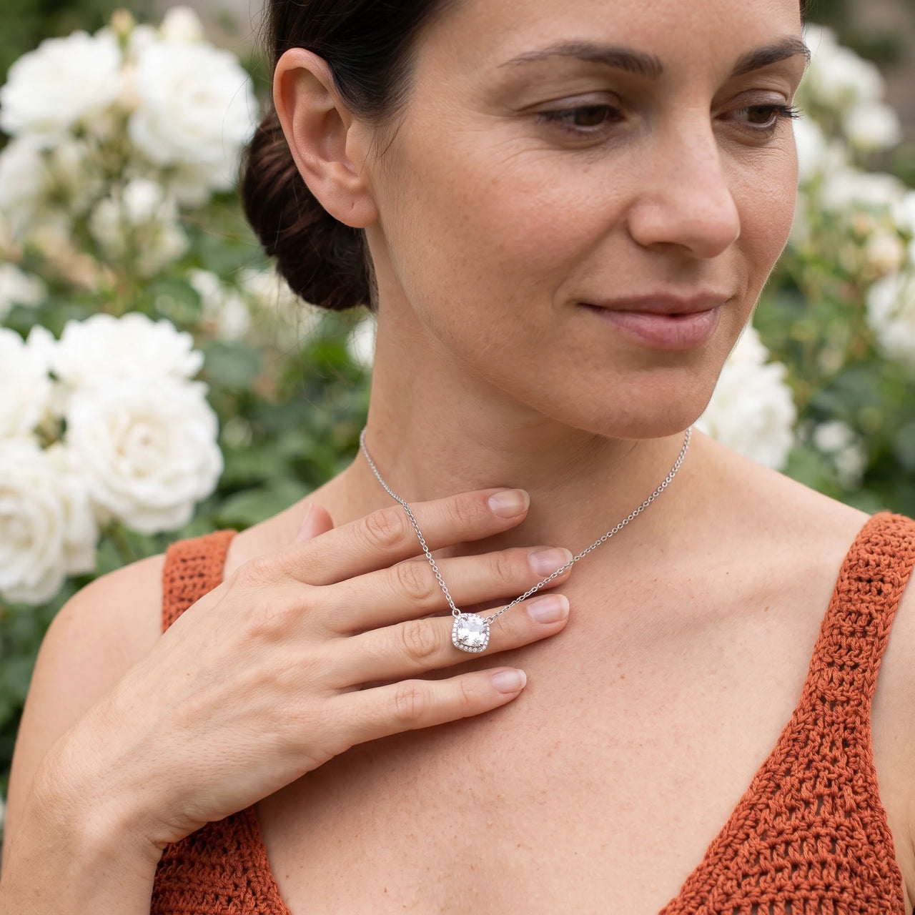 Collana sposa — foto indossata nei gesti di tutti i giorni, argento | SKU: 505721