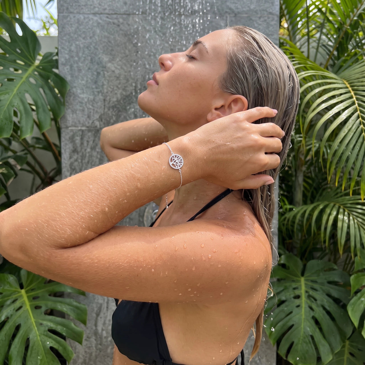 Bracciale albero della vita — foto indossata sotto la doccia, waterproof, argento | SKU: 18963309-white-gold