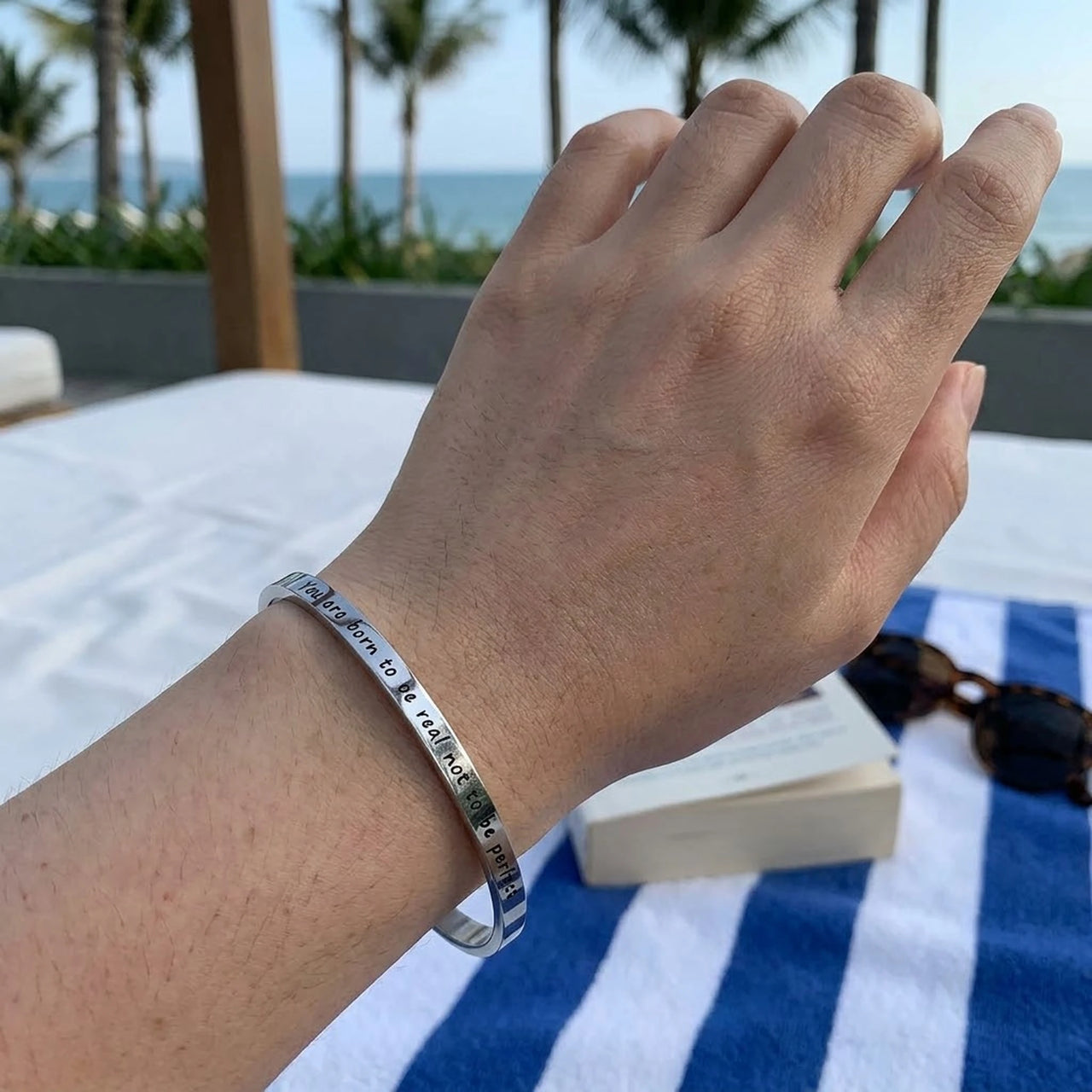 Bracciale rigido donna — foto indossata, misura reale, argento | SKU: 9864184-silver
