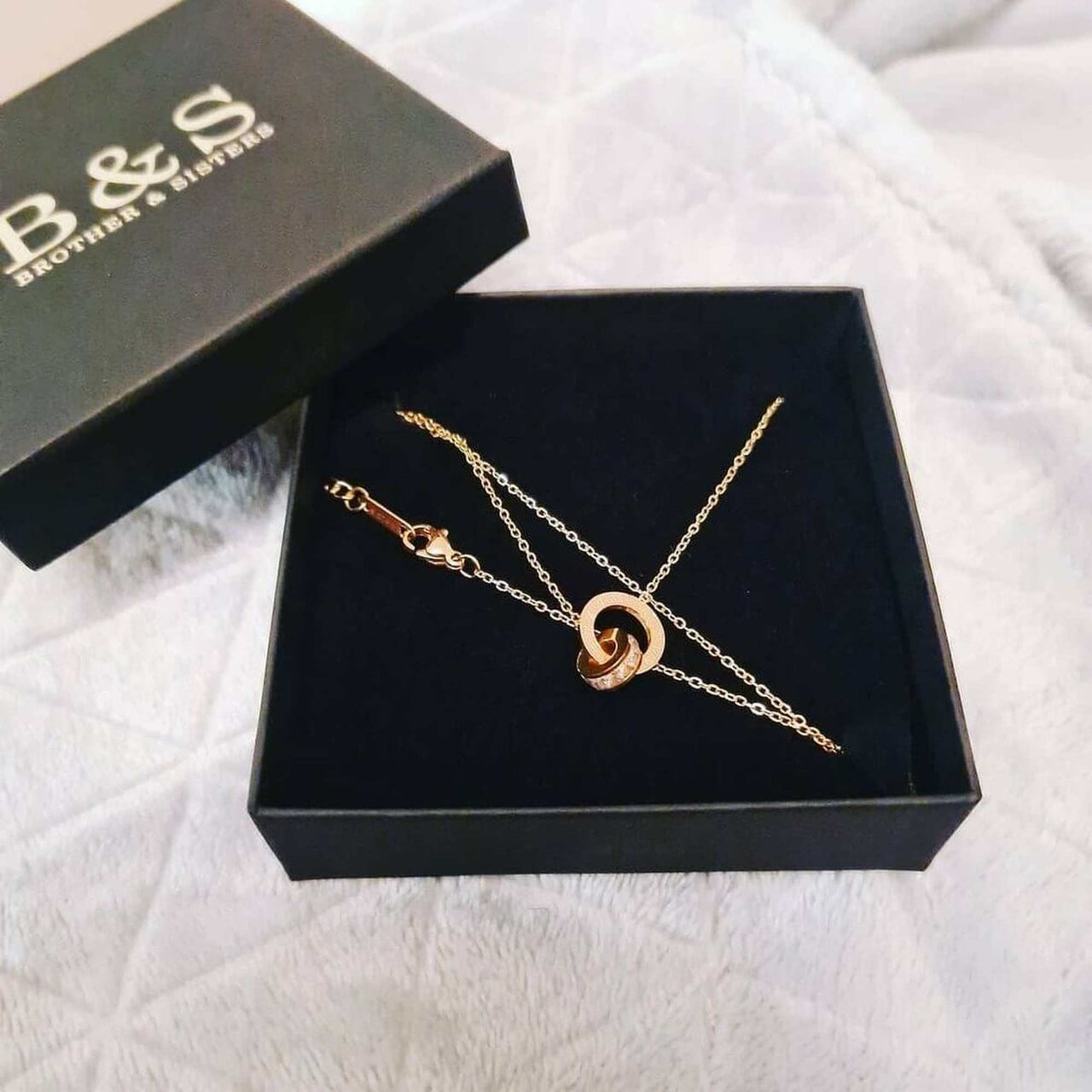 Necklace with Joined Rings & Crystals - Necklace For A Woman - Woman Necklace Necklace Brother & Sisters